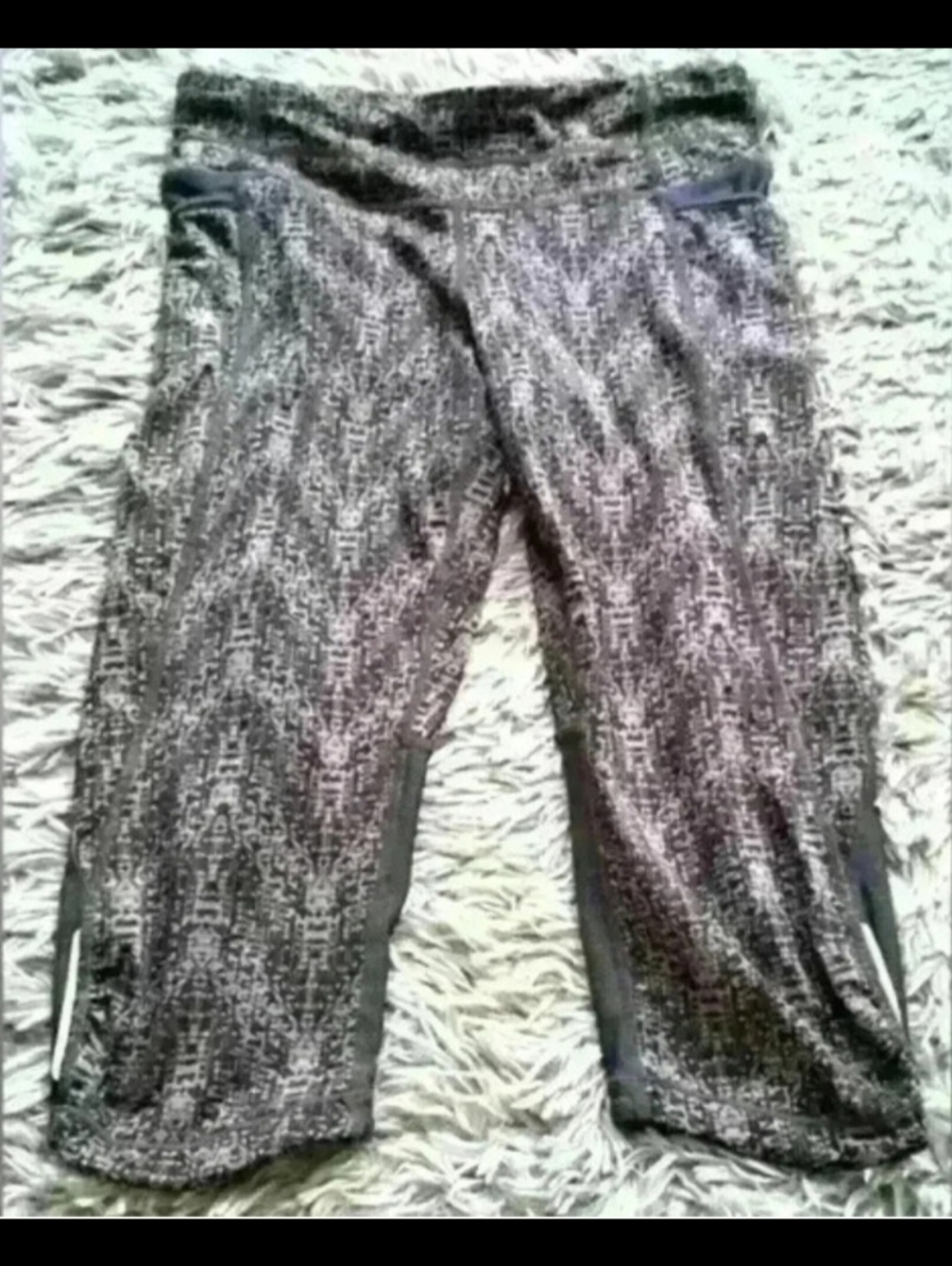 NWOT Athleta Be Free Grey Geometric Workout Gym Yoga Crop Legging Pant SZ S